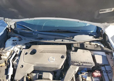 2015 Nissan Altima 2.5 из США, поврежденный, VIN 1N4AL3APXFC209932